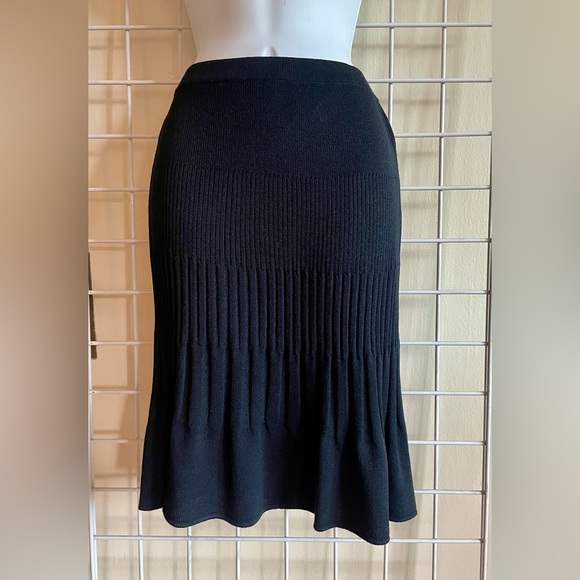 St. John Black Trumpet Hem Knit Skirt - Picture 4 of 4